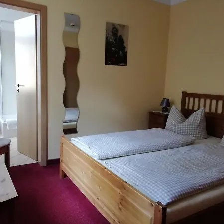 Gaststaette & Zum Tuermer Hotel